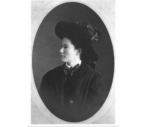 Photo of Alice Gertrude Menzies Harding Photo of Alice Gertrude Menzies Harding
