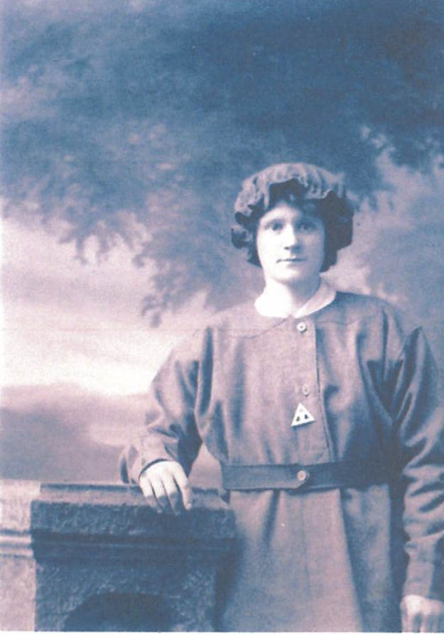 Elizabeth Hunter in her munitions uniform.